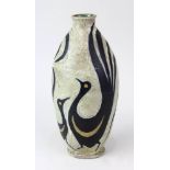 Gorka, Livia (Ungarn 1925 - 2011): Künstlerkeramikvase, roter Scherben, Wandung mit mattem