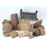 Konvolut römische Ziegel: 2 größere (ca. 28x22 und 23x21 cm) und zwei kleinere Bruchstücke von