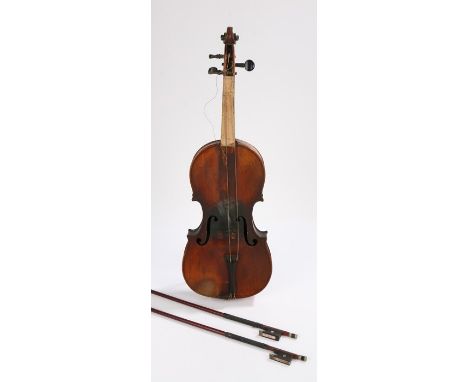Early 20th Century Stradivarius copy violin, full size, with the label to the interior Stradivarius, single piece back, in ne