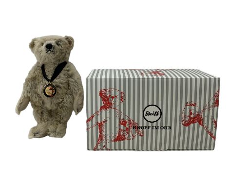 Steiff limited edition Armistice Centenary bear No.816/1918, black neck ribbon with medallion, boxed and with certificate