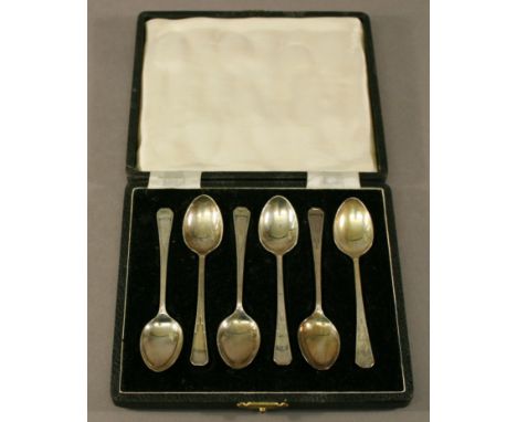 A CASED SET OF SIX SILVER COFFEE SPOONS Sheffield 1951, maker Joseph Elliot & Sons. 57grams CONDITION: Generally good