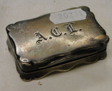 A George V silver snuff box, Sheffield 1921, by Cohen & Charles, 2.1oz