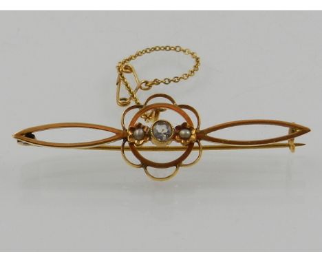 A 9 carat yellow gold, aquamarine, and split seed pearl bar brooch