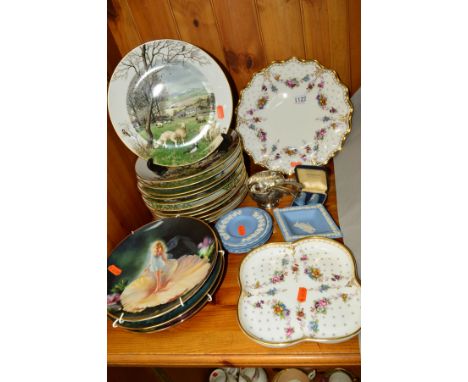 COLLECTORS/CABINET PLATES, to include Royal Crown Derby 'Royal Antoinette' (seconds), Danbury Mint 'Enchanted Gardens', Royal