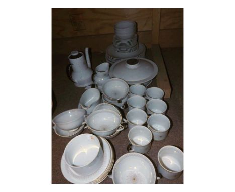 Good quantity Royal Doulton Morning Star tablewares, comprising covered Vegetable Dish, Dinner Plates, Soup Bowls, Coffee or 