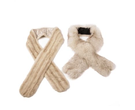 A selection of fur accessories, to include a blue fox fur scarf, an azurine mink scarf, an elasticated dark ranch mink headba