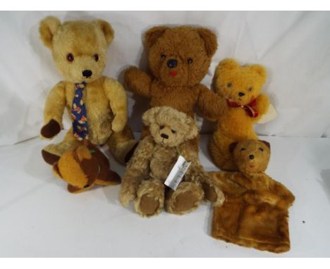 Teddy bears - five predominantly vintage teddy bears and stuffed toys to include Chad Valley, Wellwood bears and similar and 