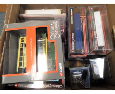 Original Omnibus - 22 diecast 1:76 scale model buses and coaches, all appear mint in mint transparent plastic cases - Est £50