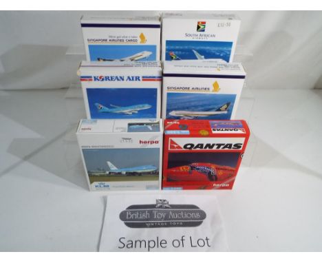 Model Aeroplanes - Fourteen diecast models of commercial airliners by Herpa, all in 1:500 scale. All models appear mint in or