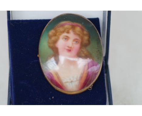 9ct Gold hand painted portrait by Lesie Johnson Doulton artist 