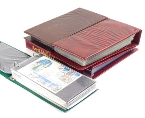Various first day covers, an album to include British wildlife, Christmas 1973, Princess Anne's Wedding, other 1970's, lighth