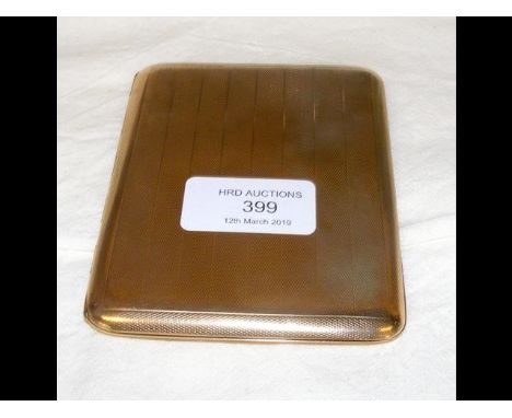 A 9ct gold cigarette case with engine turned decoration - 165g 