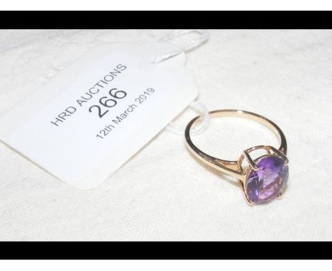 A 9ct gold amethyst ring  