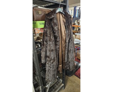 LADIES FUR COAT&nbsp;