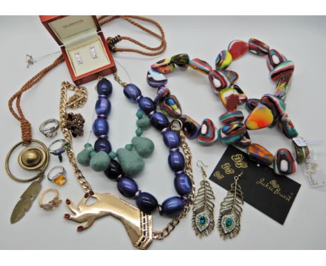 A Jackie Brazil acyclic bead necklace, a silver gilt garnet retro ring, a hummingbird ring, silver Hot Diamonds earrings etc 