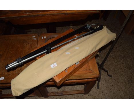 QTY OF ARTIST'S EQUIPMENT INCLUDING FOLDING EASEL, PAINT BOX ETC