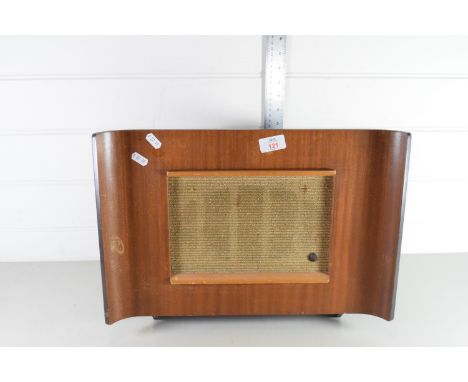 VINTAGE AMPLIFIER IN WOODEN SURROUND