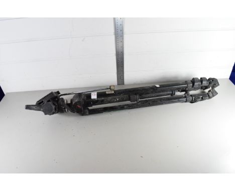 CAMERA TRIPOD