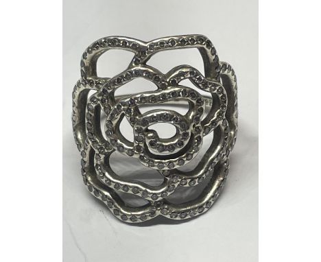 A PANDORA ROSE DESIGN RING IN A PRESENTATION BOX 