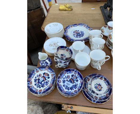 AN ASSORTMENT OF CERAMIC ITEMS TO INCLUDE ROYAL DOULTON CUPS AND SAUCERS ETC 