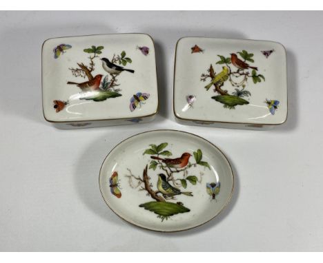 A GROUP OF THREE HEREND PORCELAIN ITEMS - 2 X LIDDED TRINKET BOXES AND SMALLER PIN DISH 