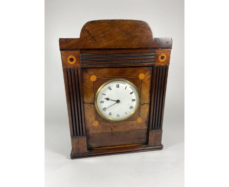 A 19TH CENTURY INLAID MAHOGANY MANTLE CLOCK WITH ROMAN NUMERALS AND ENAMEL DIAL, HEIGHT 28CM 