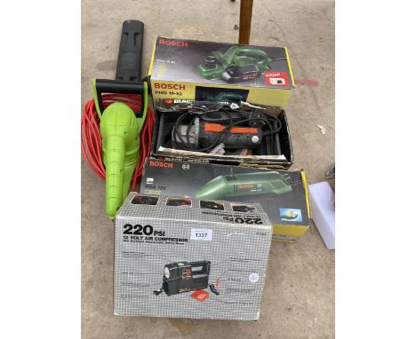 AN ASSORTMENT OF POWER TOOLS TO INCLUDE A BOSCH DETAIL SANDER, BOSCH ELECTRIC PLANE AND A BLACK AND DECKER ANGLE GRINDER ETC 