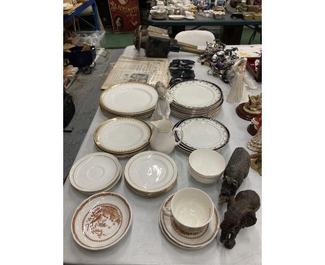 A QUANTITY OF ITEMS TO INCLUDE ROYAL WORCESTER 'CONTESSA' PLATES, PARAGON 'ATHENA' PLATES, TWO LLADRO FIGURES - A/F, RESIN EL