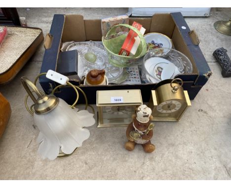 AN ASSORTMENT OF ITEMS TO INCLUDE CLOCKS, BOWLS AND A LAMP ETC 