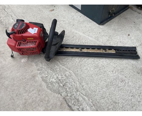 A PETROL ENGINE JONSERED HT22 HEDGE TRIMMER 