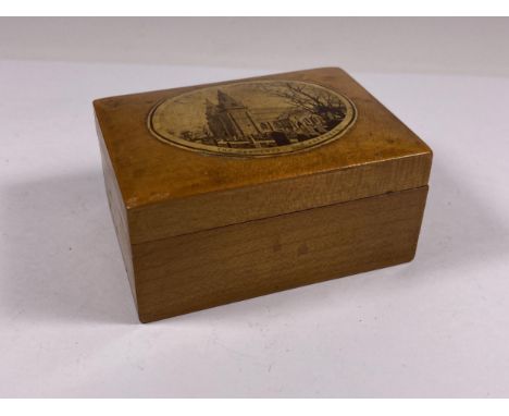 A VINTAGE MAUCHLIN WARE TRINKET BOX 