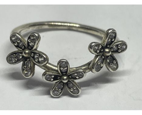 A PANDORA DAISY RING IN A PRESENTATION BOX 