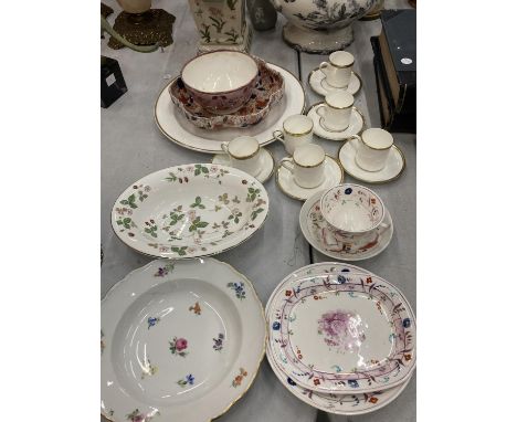A QUANTITY OF CERAMICS TO INCLUDE MEISSEN, WEDGWOOD, ETC - BOWLS PLATES, WEDGWOOD 'CALIFORNIA' CUPS AND SAUCERS, ETC 