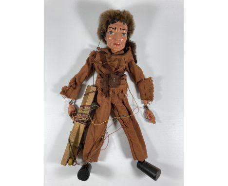 A VINTAGE 1950'S PELHAM PUPPET - DAVY CROCKETT, IN ORIGINAL BOX 