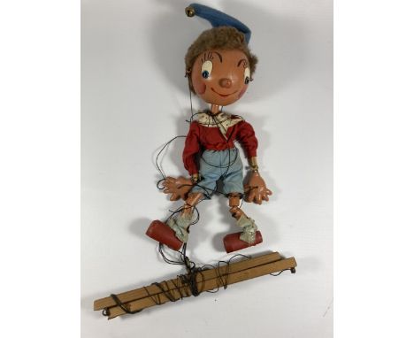 A VINTAGE 1950'S PELHAM PUPPET - NODDY IN ORIGINAL BOX 