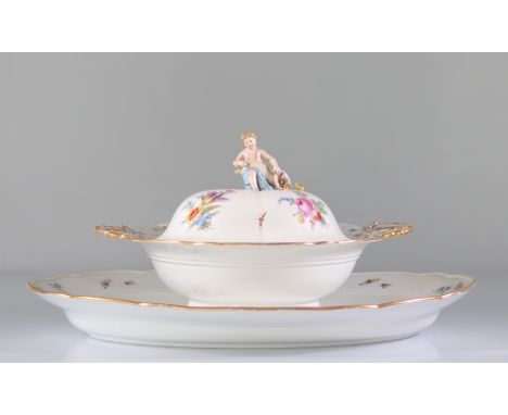 Meissen porcelain vegetable dish and dish decorated with flowers and insects - Weight:  3.90 kg - Region: Germany - Sizes: Di