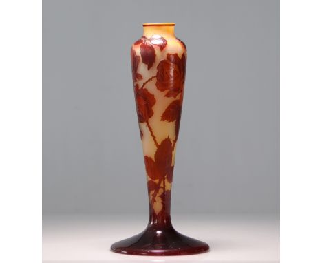 Emile Galle - Large lamp base decorated with roses signed Galle - Weight:  2.07 kg - Region: France - Sizes: H=425mm L=185mm 