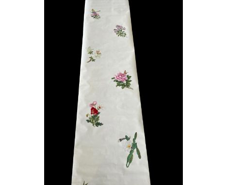 Very imposing painting (10 M 50) on roll. China decorated with birds and flowers. - Weight:  1.00 kg - Region: Chine - Sizes: