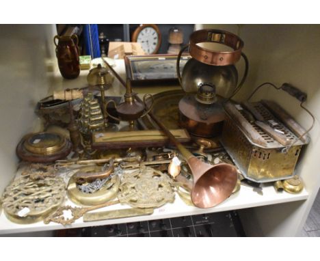A selection of brass and copper ware, to include a copper hunting trumpet, a Robert Jones style brass corkscrew bottle opener