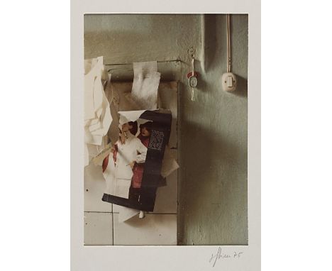 51
LUIGI GHIRRI  1943-1992
Muro  1975
Stampa fotografica a colori. Firmata e datata al recto. Proveniente dalla cartella real