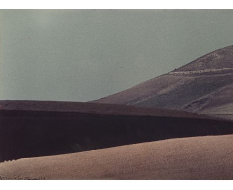 58
FRANCO FONTANA  1933
Paesaggio  1973
Stampa fotografica vintage a colori. Firmata e datata al recto. cm 29 x 40  (50 x 40)