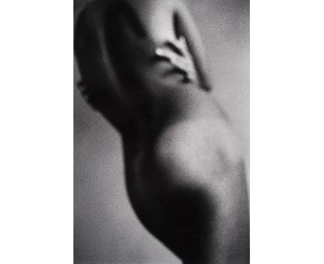 137
JEANLOUP SIEFF  1933-2000
Nude  c. 1965
Stampa fotografica vintage alla gelatina sali d’argento.  Timbro dell’autore al v