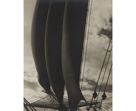 36
BRUNO MINIATI  1889-1974
Vele “Amerigo Vespucci”  1938
Stampa fotografica vintage alla gelatina sali d’argento. Firmata al