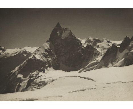 25
GUIDO REY  1861-1935
Il Cervino - Matterhorn  c. 1920
Stampa fotografica vintage gelatina sali d’argento.  Sigla di pugno 