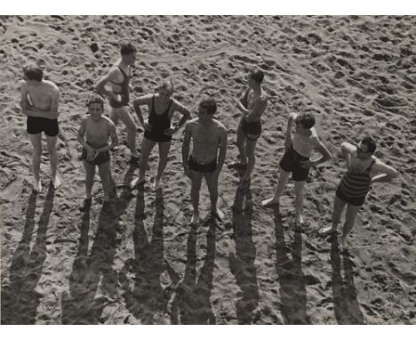 276
WERNER BISCHOF  1916-1954
At the beach  c. 1950
Stampa fotografica vintage alla gelatina sali d’argento.  Timbro dell’aut