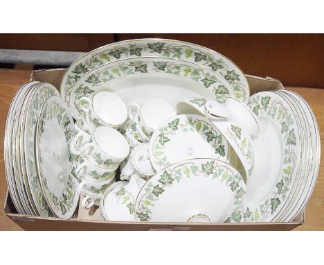 Extensive part tea and dinner service&nbsp;of Wedgwood Santa Clara pattern ceramics (1 box)&nbsp;