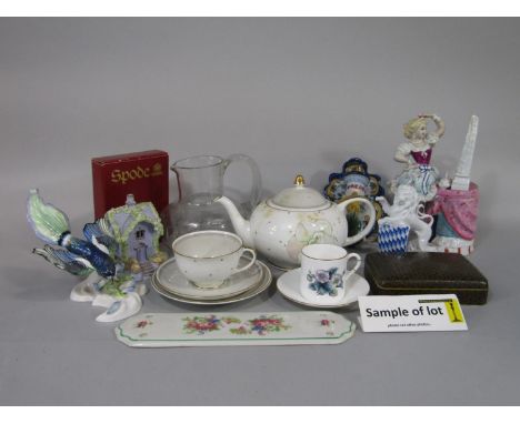 A collection of Susie Cooper Azalea pattern teawares comprising teapot, milk jug, sugar bowl, six cups, five saucers, six tea