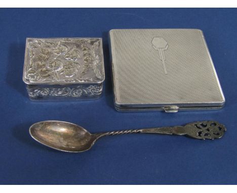 Art deco engine turned silver compact with mirror interior, together with a further silver trinket box, the hinged lid emboss