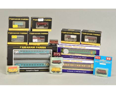 A BOXED GRAHAM FARISH BY BACHMANN N GAUGE CLASS 158 TWO CAR D.M.U. SET, No.158 823 (52823 &amp; 57823), Arriva Trains Wales b