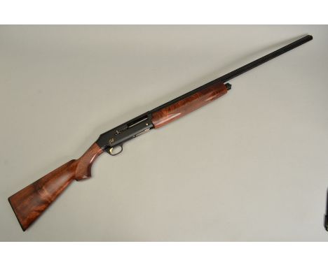A 20 BORE SEMI AUTOMATIC BROWNING GOLD SHOTGUN, serial number K61NV04518, fitted with 71cm Invector chrome barrel (28'') with
